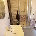 La Gatta Viola Stresa