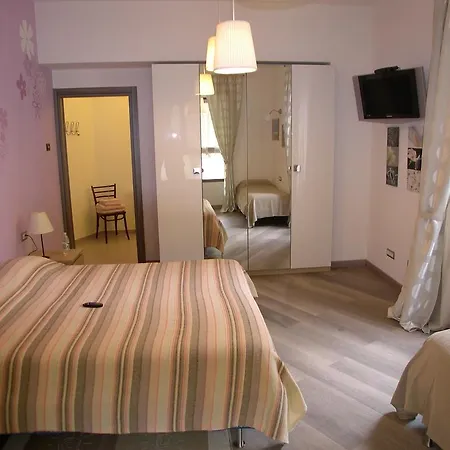 La Gatta Viola Apartment